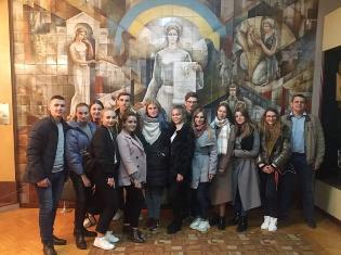 Студенти-географи ТНПУ провели практичне заняття з історії України в обласному музеї (ФОТО)