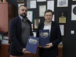 Співпраця заради розвитку: ТНПУ та Бережанська міська рада уклали Договір про партнерство