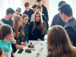 Виїзна профорієнтаційна зустріч істориків ТНПУ з учнями шкіл у Ланівцях (ФОТО)