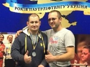 Доцент кафедри теорії і методики  олімпійського та професійного спорту  Шандригось В.І. у змаганнях  на Кубок України з жиму лежачи  здобув "срібло" (ФОТО)