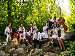 Ансамбль «Музики» факультету мистецтв ТНПУ вітає з 30-річчям Незалежності України! (ВІДЕО)