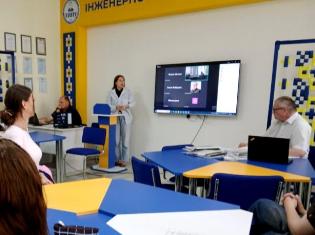 Захист курсових робіт бакалаврів за освітньо-професійною програмою "Логістика та англійська мова" на інженерно-педагогічному факультеті ТНПУ (ФОТО)