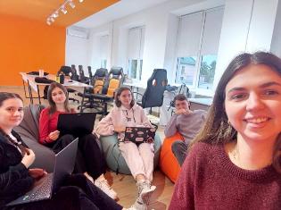 Студенти ТНПУ та ЧНУ довели: аналітика і творчість - нероздільні! (ФОТО)