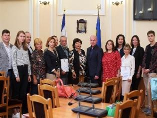 Представники географічного факультету ТНПУ  відзначені подяками міського голови  з нагоди Всесвітнього  дня туризму  та Дня туризму в Україні  (ФОТО)