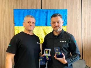 Доцент ТНПУ та команда GARTA отримали відзнаки від захисників (ФОТО)