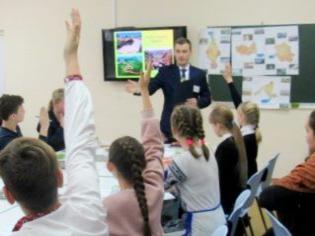 ЗМІ про нас. Випускник тернопільського вишу Володимир Костюк став “Вчителем року-2019” (ВіДЕО)