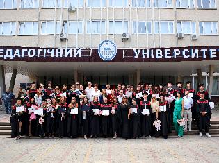 Вручення дипломів випускникам-бакалаврам фізико-математичного факультету!