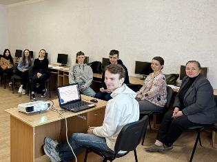 Перші здобутки студентів фізико-математичного факультету ТНПУ на педагогічній ниві: впевнений крок у професію (ФОТО)
