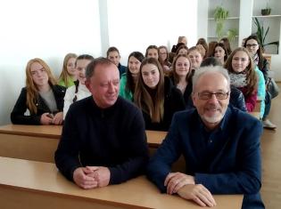 На факультет філології  і журналістики  ТНПУ ім.В.Гнатюка завітали гості – відомий український поет Тарас Федюк  і композитор, співак Сергій Лазо (ФОТО)
