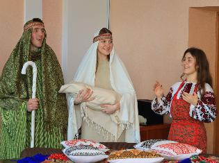 Студенти історичного факультету ТНПУ відтворили історію народження Ісуса (ФОТО)