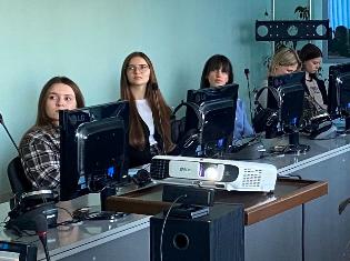 Для студентів факультету іноземних мов ТНПУ організовано вебінар із представницею британського фонду The Raspberry Pi Foundation (ФОТО)