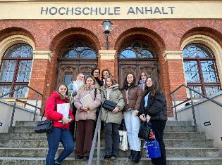 Студентки факультету іноземних мов ТНПУ взяли участь у Весняній школі перекладу в Ангальтському університеті (Німеччина) (ФОТО)