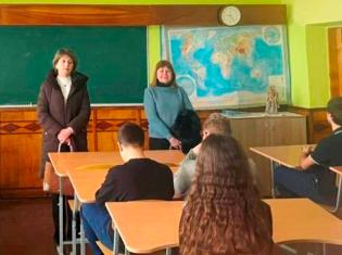 Викладачі ТНПУ розповіли старшокласникам Збаражчини про переваги філологічного фаху (ФОТО)