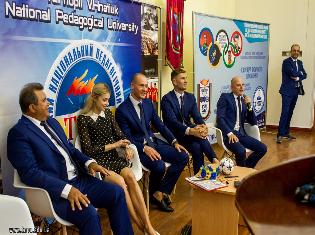 ЗМІ про нас. Журналісти телеканалів Футбол 1 / Футбол 2 зустрілись зі студентами ТНПУ (ФОТО)