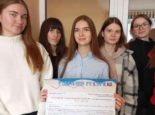 Студенти ТНПУ ім.В.Гнатюка та ЧНУ ім.Ю.Федьковича відвідали Мандрівний кінофестиваль «Docudays» (ФОТО)