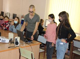 Профорієнтація у STEM-центрі  фізико-математичного факультету ТНПУ (ФОТО)