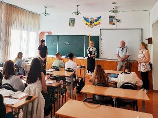 Факультет філології і журналістики ТНПУ провів профорієнтаційну роботу у школах Збаража, Ланівців та Вишнівця (ФОТО)